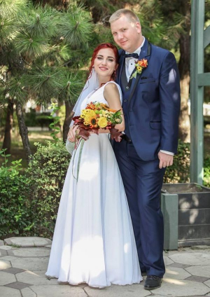 Anca şi colegul nostru Florin Răvdan s-au căsătorit. Le urăm CASĂ DE PIATRĂ!
