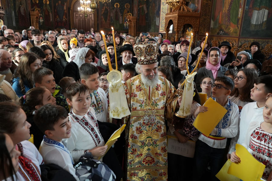 Zi de mare sărbătoare în Parohia ”Sfinţii Trei Ierarhi” din Mazepa II