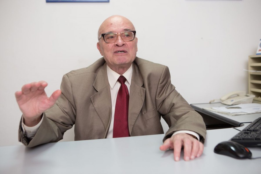 Marţi, în "Viaţa Liberă", interviu cu profesorul Liviu Coman Kund despre problema garajelor din Galaţi