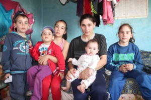 Familia din Şendreni cu CINCI COPII, martora unei MINUNI: &quot;Le mulţumim din suflet celor care ne-au ajutat&quot;
