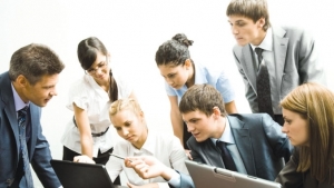 ÎN ATENȚIA TINERILOR! Atelier digital gratuit
