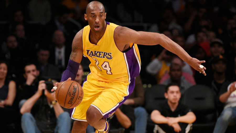 TRAGEDIE| Legendarul baschetbalist Kobe Bryant a murit într-un accident de elicopter