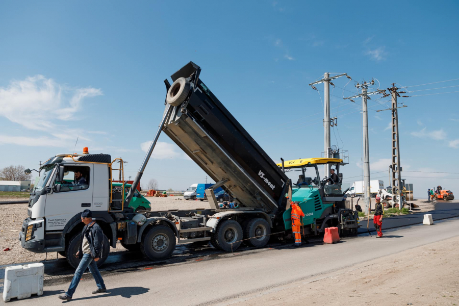 Reabilitarea străzilor din Tecuci, din ce în ce mai costisitoare