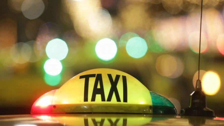 Taximetrist depistat fără atestat