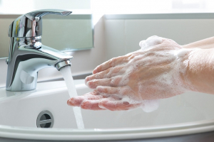 Simplul act al spălatului pe mâine ține la distanță numeroase boli infecțioase