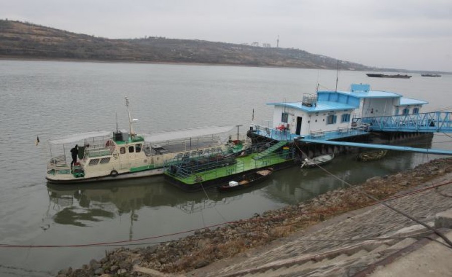 Un marinar de la Navrom a murit înecat în portul Olteniţa