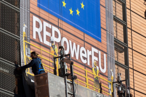 Vouchere de 10.000 de euro pentru persoane vulnerabile