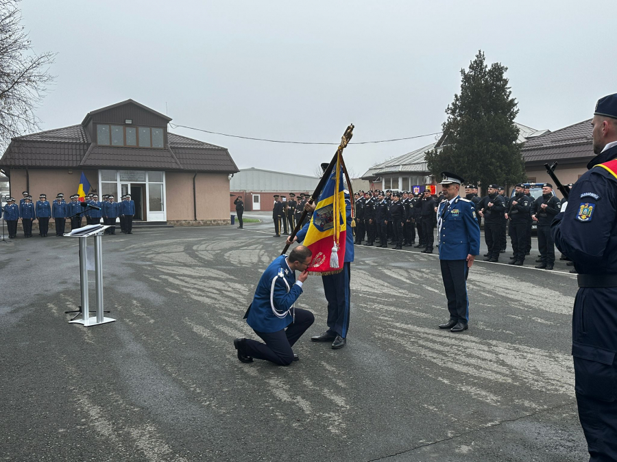 Schimbare de comandă la Jandarmeria Galați. Generalul de brigadă Florin Simionel trece în rezervă (GALERIE FOTO)