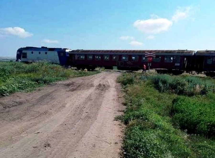 Trenul Galaţi-Iaşi a stat două ore în câmp