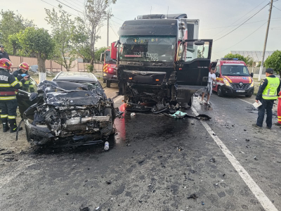 Accident mortal și trafic blocat trei ore după ce o șoferiță a adormit la volan
