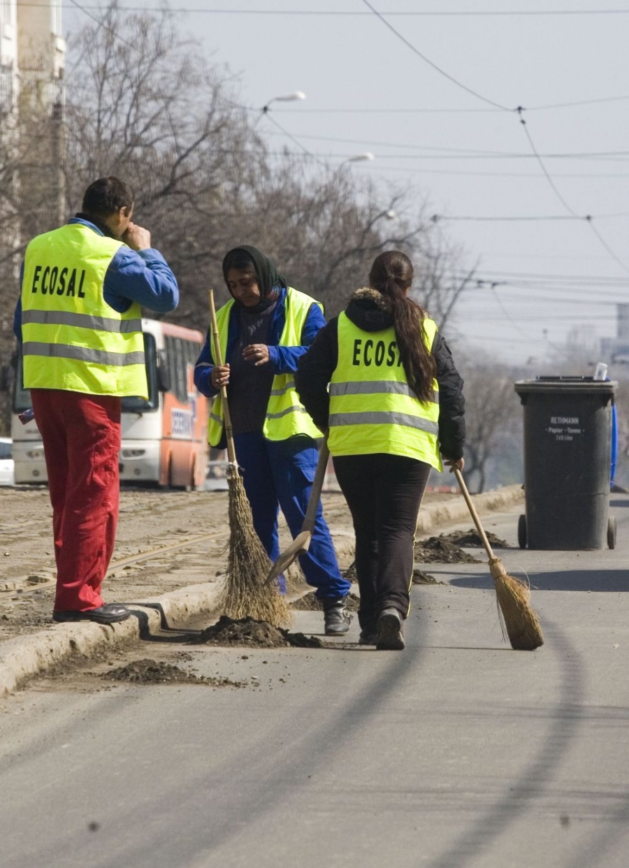 O nouă strategie de SALUBRIZARE/ Cine va fi „GOSPODARUL CARTIERULUI” care va curăţa Galaţiul