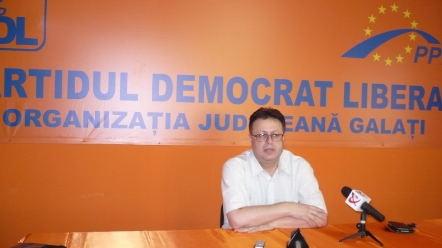 După ce a obţinut 6,9 la sută în alegeri, Marius Necula a demisionat 