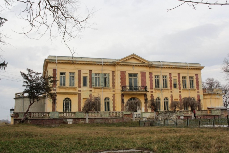 COMORI DE PATRIMONIU/ Conacul Chrissoveloni, un monument al unor vremuri demult apuse (FOTO)