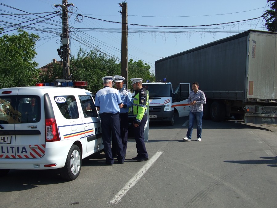 Canicula închide traficul greu pe drumurile naţionale! Vezi care sunt arterele afectate