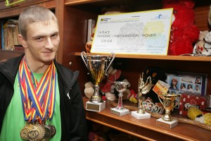 Marian Petria, un om puternic deşi nu îşi poate folosi braţele