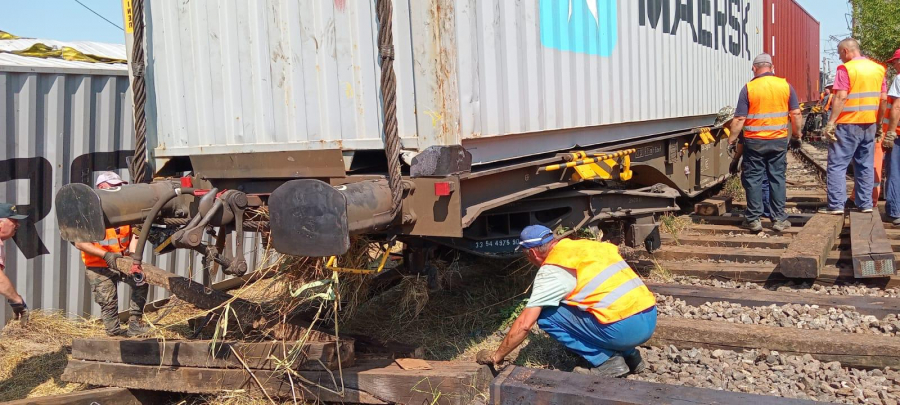 Intervenții după deraierea unui tren de marfă la Agigea