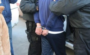 Gălăţean arestat după ce ar fi înşelat un bătrân cu suma de 6.000 de lei