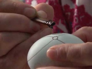 TRADIŢII/ Ouăle încondeiate ca altădată - un MEŞTEŞUG la îndemâna tuturor gălăţenilor