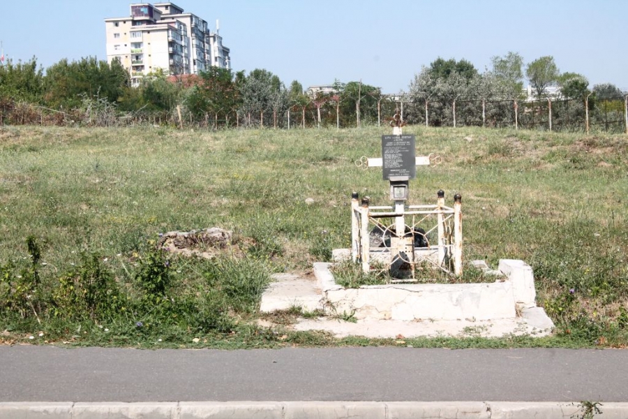 "CE NU VĂ PLACE ÎN ORAŞUL GALAŢI"/ N-avem locuri în cimitire, dar oraşul este plin de cruci