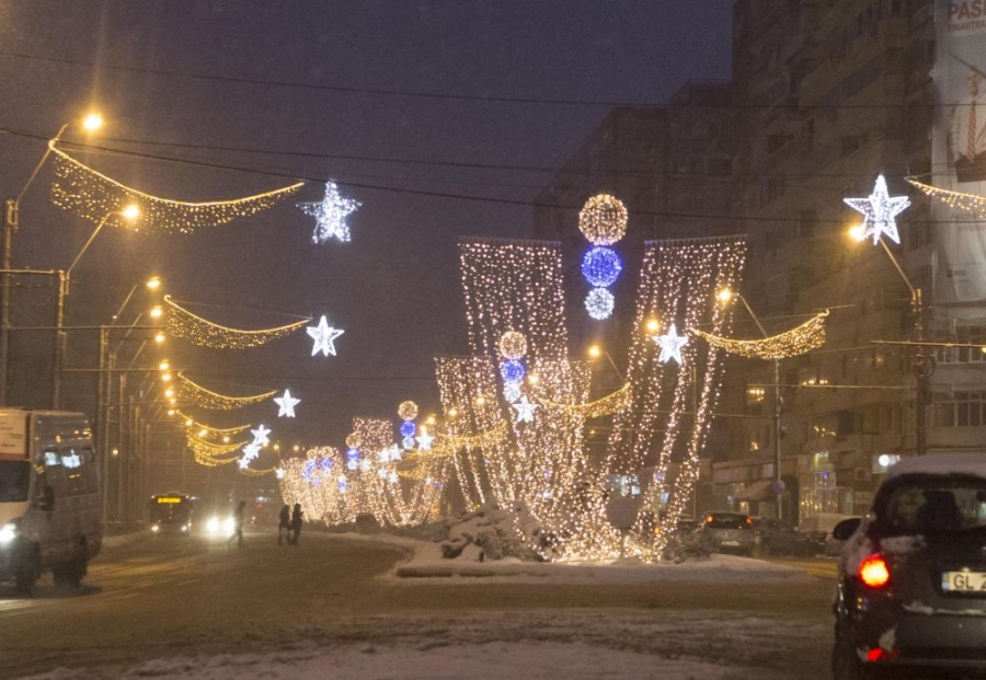 Când va fi ILUMINAT FESTIV Galaţiul pentru SĂRBĂTORILE DE IARNĂ