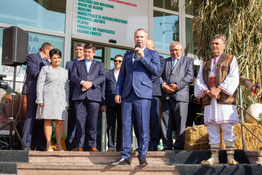 Sărbătoarea toamnei, în Piaţa Centrală (FOTO)