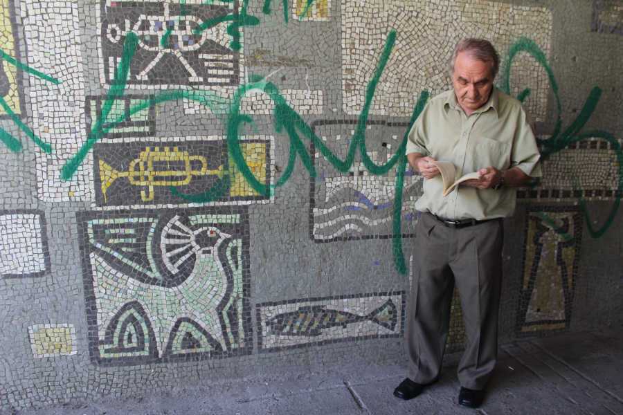 Suprarealism de Galați: mozaic cu contor de gaze și graffiti