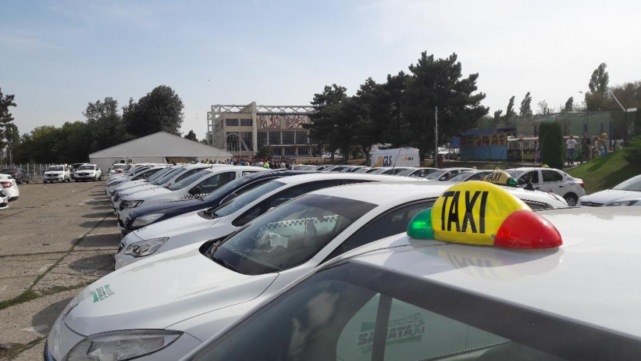 Taximetriştii din Galaţi au mărit tarifele