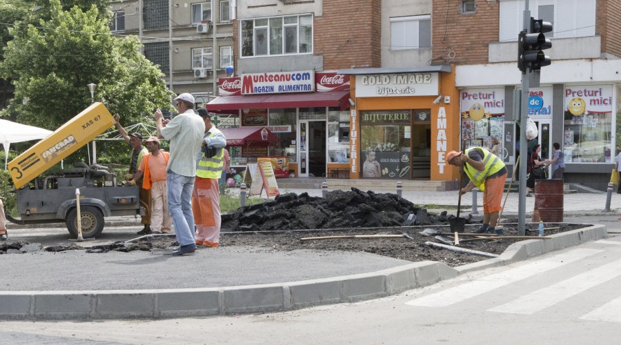 În două zile, la Trei Star, două asfaltări pe-un loc