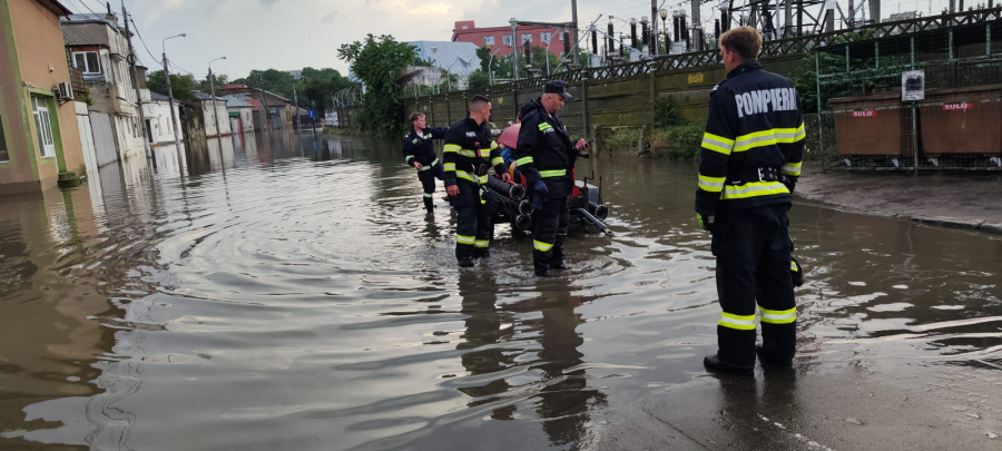 Ploaia de duminică seară a paralizat Galațiul