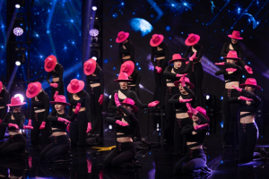 EStrada Studio, apariţie spectaculoasă şi show total pe scena talentelor (VIDEO)