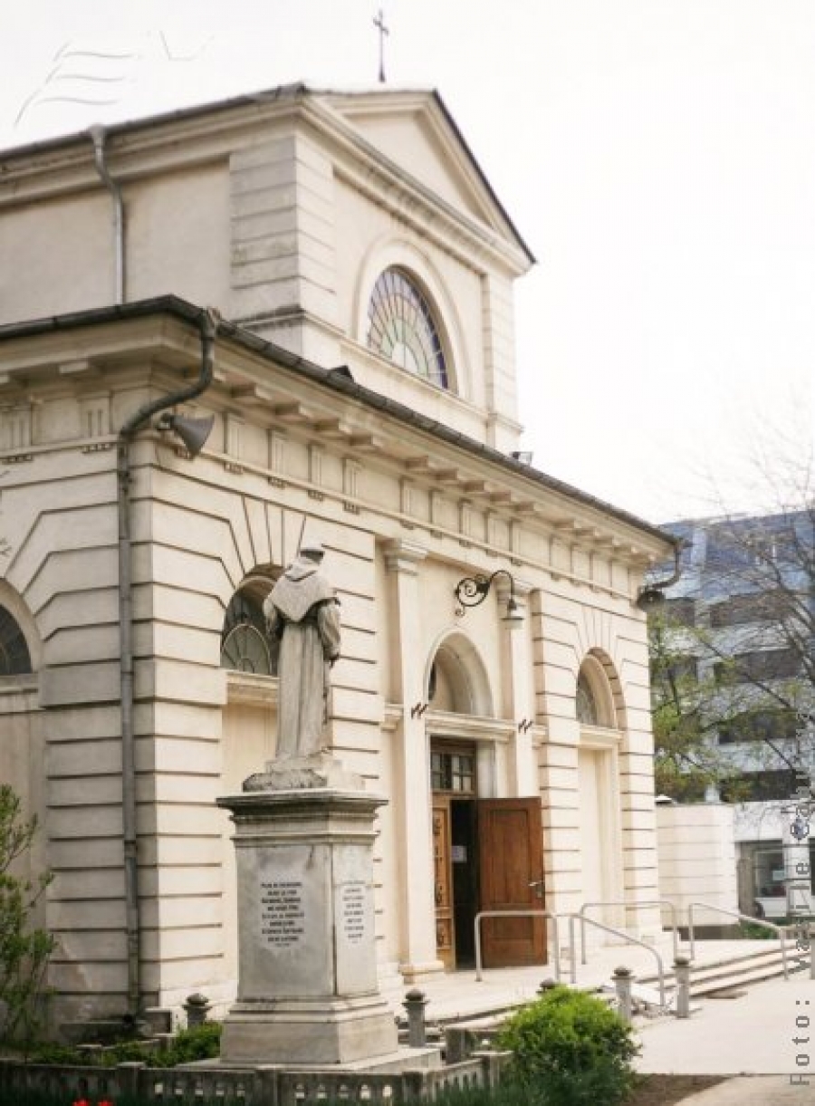 Protest prin… rugăciune, la biserica catolică