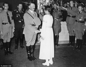 Cum erau pregătite viitoarele soţii ale ofiţerilor nazişti