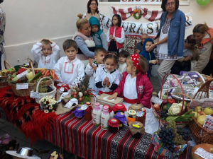 Târg de toamnă caritabil la Grădiniţa nr. 30 (FOTO)