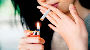Fumătorii resimt mai puternic poluarea