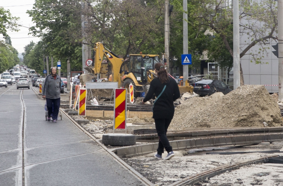 LUCRĂRI pe ultima sută de metri: Când vor începe să CIRCULE TRAMVAIELE pe Basarabiei