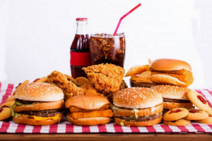Care sunt cele mai populare lanțuri de fast-food-uri din oraș