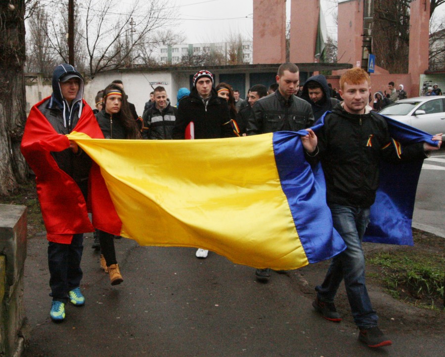 Studenţii gălăţeni au mărşaluit în semn de solidaritate cu eleva de la Covasna