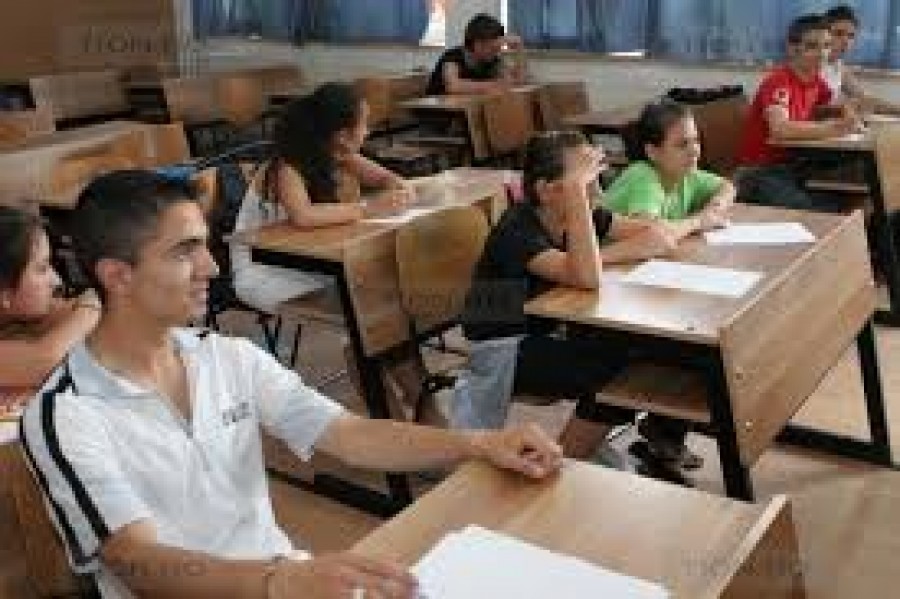 Aproape 1.700 de candidaţi la bacalaureatul "de toamnă"