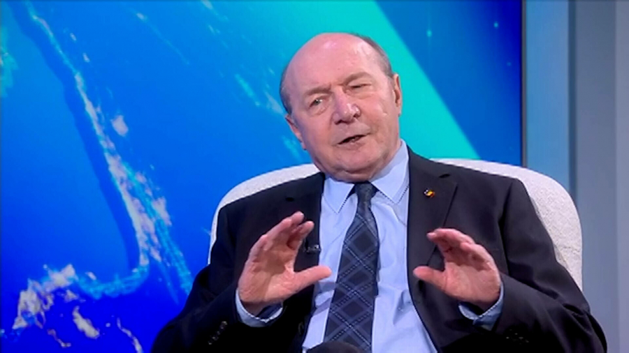 Traian Băsescu își cere înapoi privilegiile de fost președinte