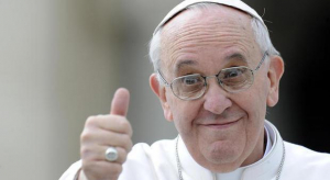 Papa INTERZICE vânzarea ţigărilor la Vatican