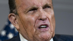 Trump nu-i mai plătește onorariul lui Giuliani
