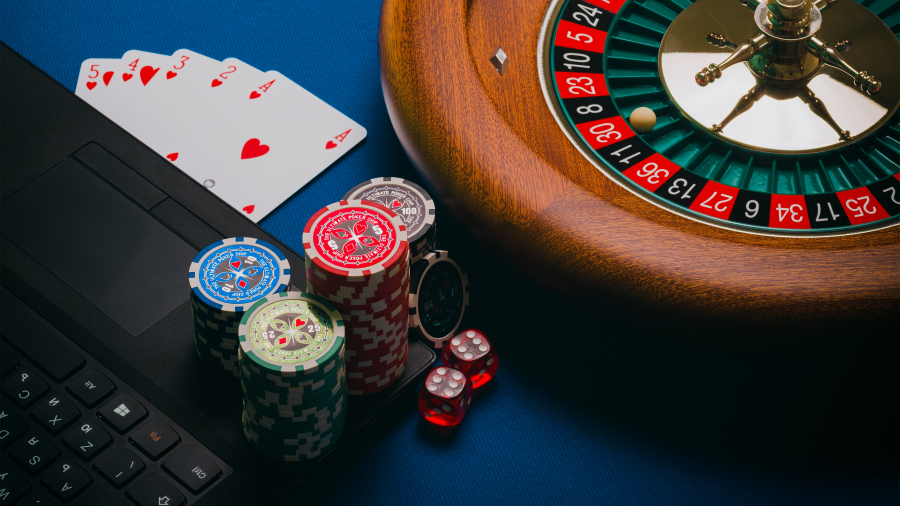 Senatorii nu mai vor ca vedetele să promoveze jocuri de noroc