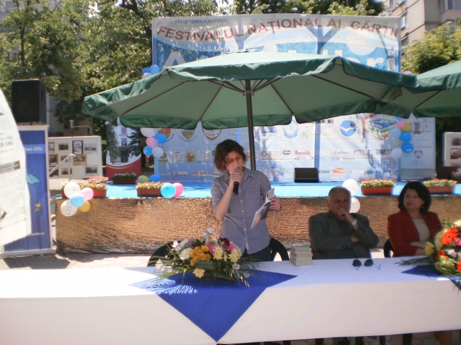 Katia Nanu, Nicoleta Onofrei şi Victor Cilincă/ Lansări de excepţie
