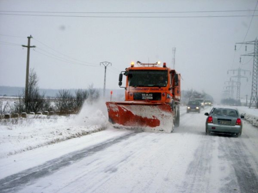 Şi IARNA asta autorităţile vor fi "LUATE PRIN SURPRINDERE"/ Drumurile Galaţiului vor fi ÎNCHISE la primul viscol