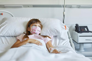 Noul coronavirus te poate afecta indiferent de vârstă. Crește numărul pacienților adulți și minori
