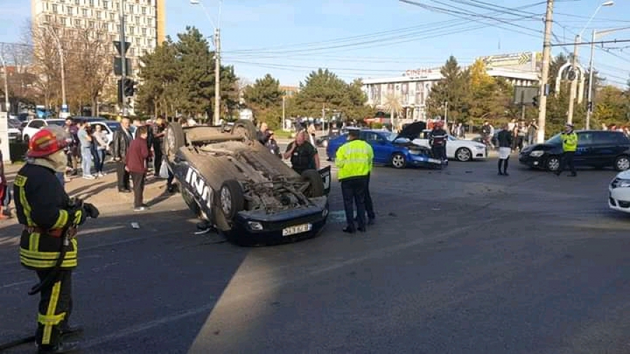 Accident spectaculos pe strada Brăilei. O persoană a ajuns la spital
