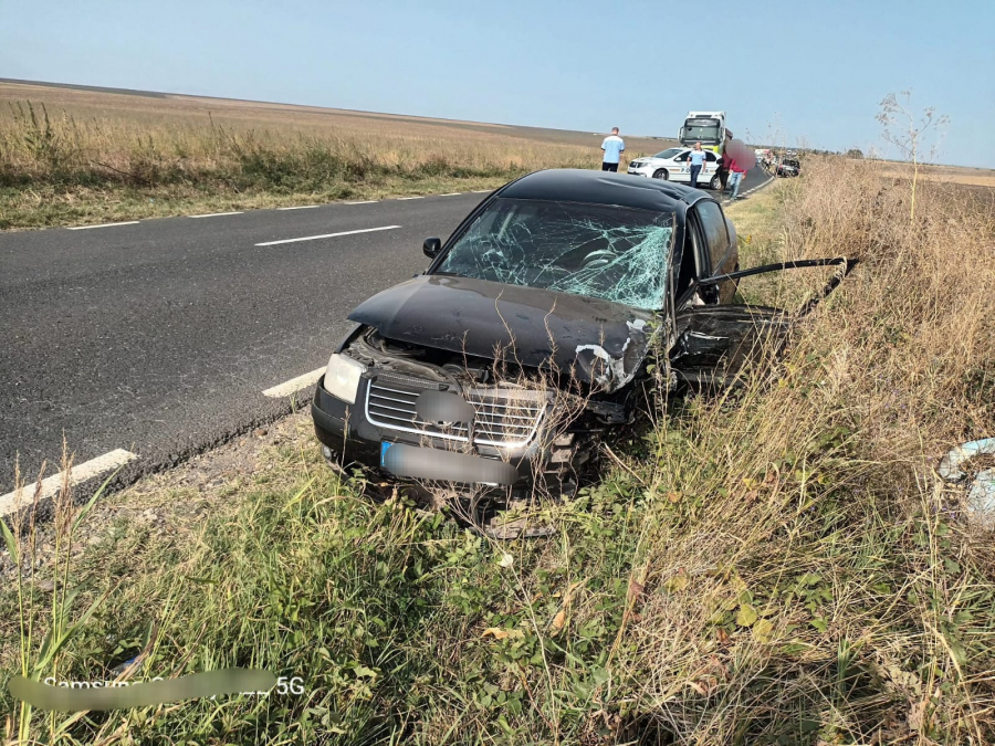 UPDATE: Accident grav în zona Gârboavele. Trafic blocat și un șofer mort după ce două mașini s-au ciocnit frontal