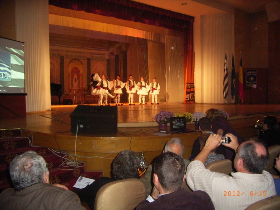 Comunitatea elenă în sărbătoare: Spectacol mare de Ziua Greciei