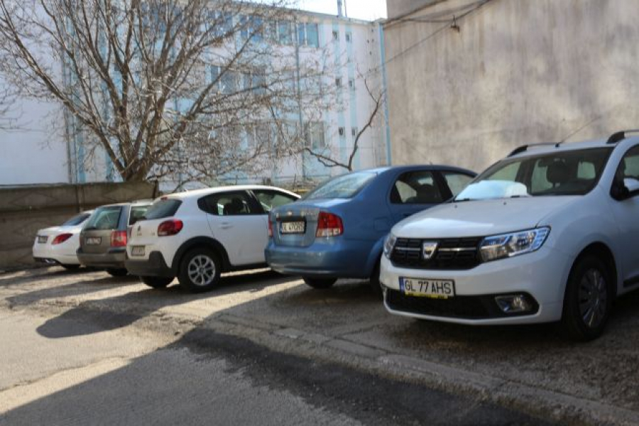 Piaţa Centrală, un melanj între vechi şi nou (FOTO)