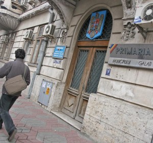 Primăria municipiului Galaţi a organizat pe SEAP nu mai puţin de zece licitaţii finalizate în acest an şi alte trei în curs